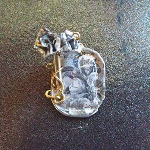 Little Antiquarian pendant